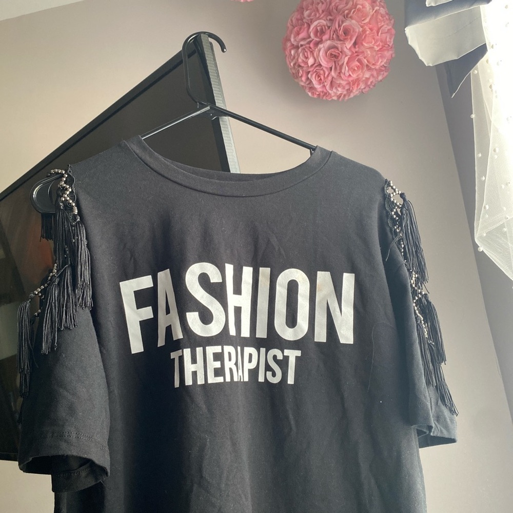 Fashion Therapist Size M Fashionnova Graphic Top